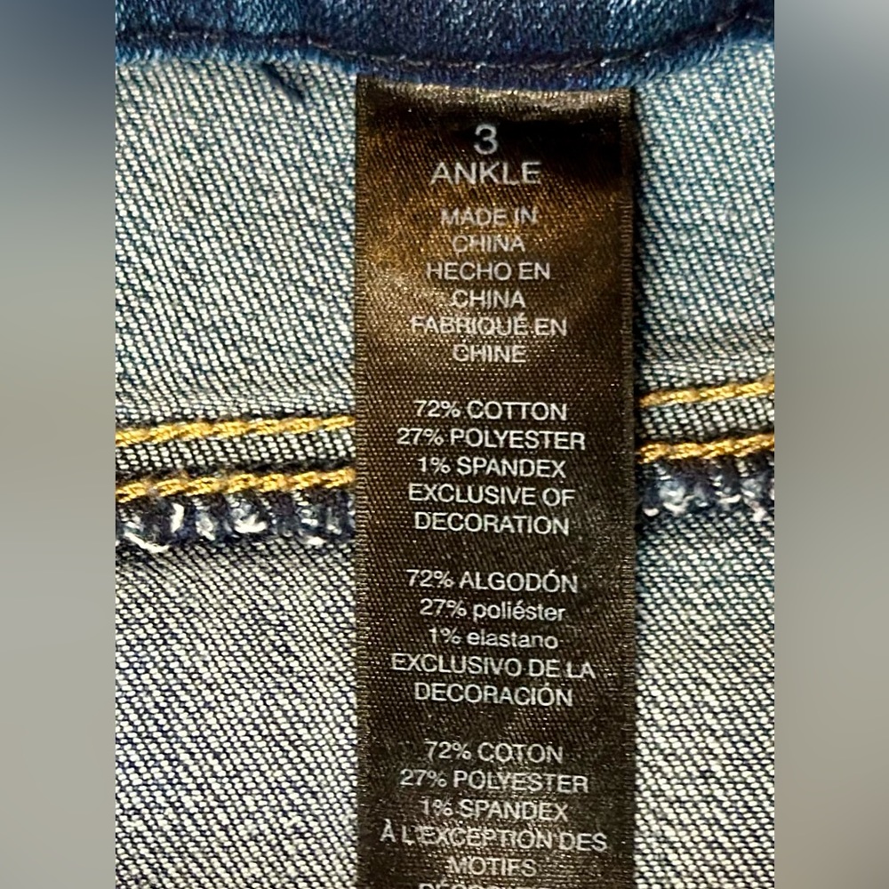 Chico’s EMBROIDERED JEANS Slimming Ankle Flowers Sz 3x - BLUE - Picture 11 of 12